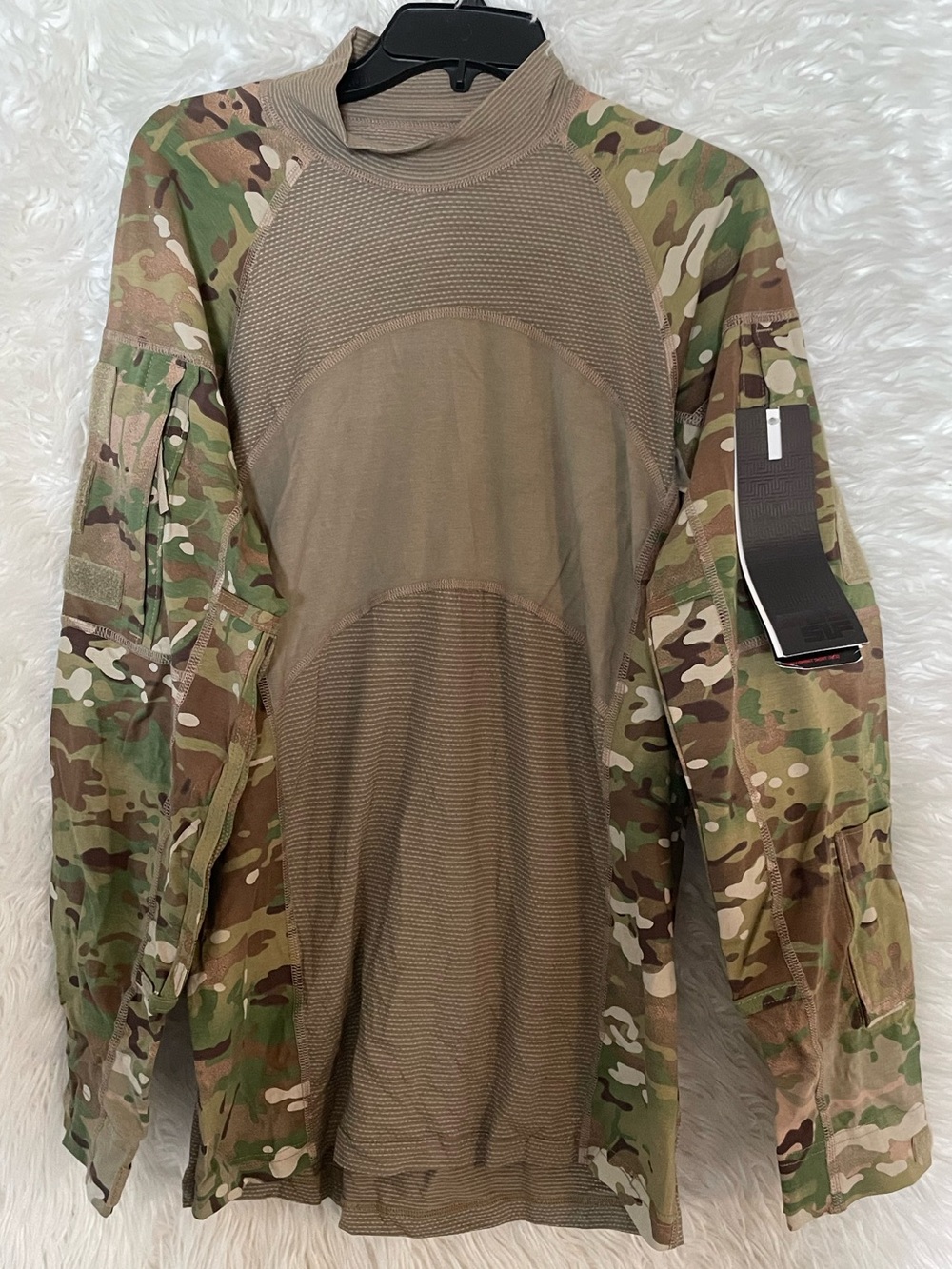 Massif NWT Men’s Army Combat Flame Resistant Shirt-NSN 8415-01-580-4853; Medium